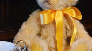 黄色いテディベア イエローベア | リボンときどきネコ